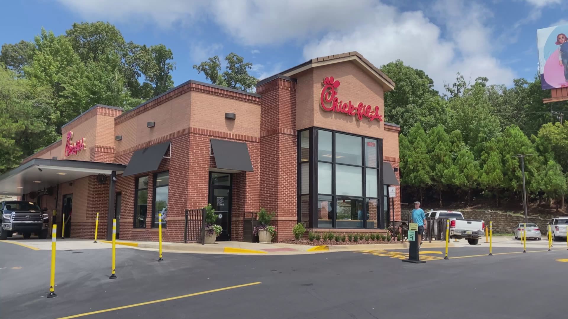 Why Chick-Fil-A's Decision To Go Antibiotic-Free Was Such A Big Deal ...