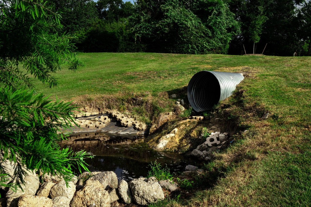 Sewage Pipe Polluted Water Gcb0cdd1b8 1920 Pixabay