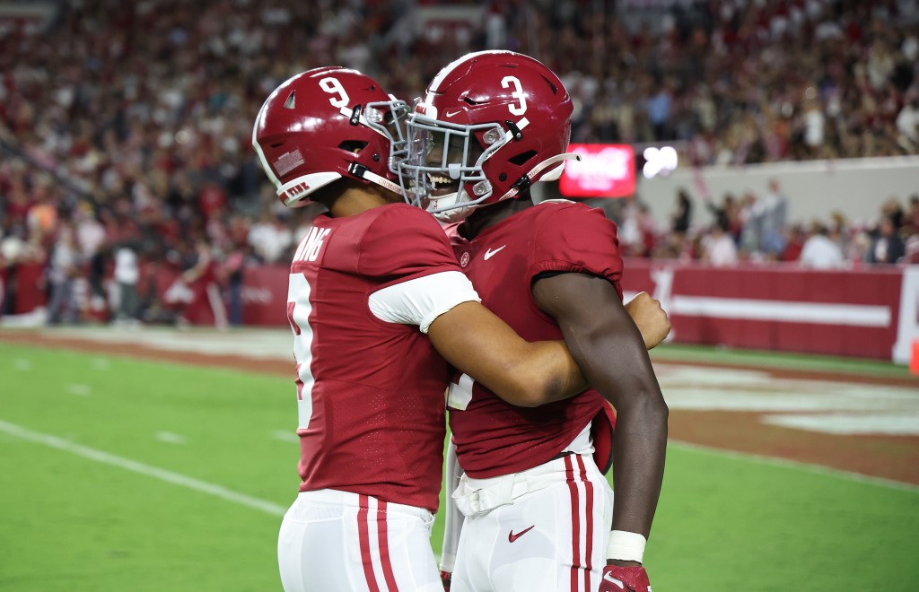 University of Alabama launches new radio station for football fans