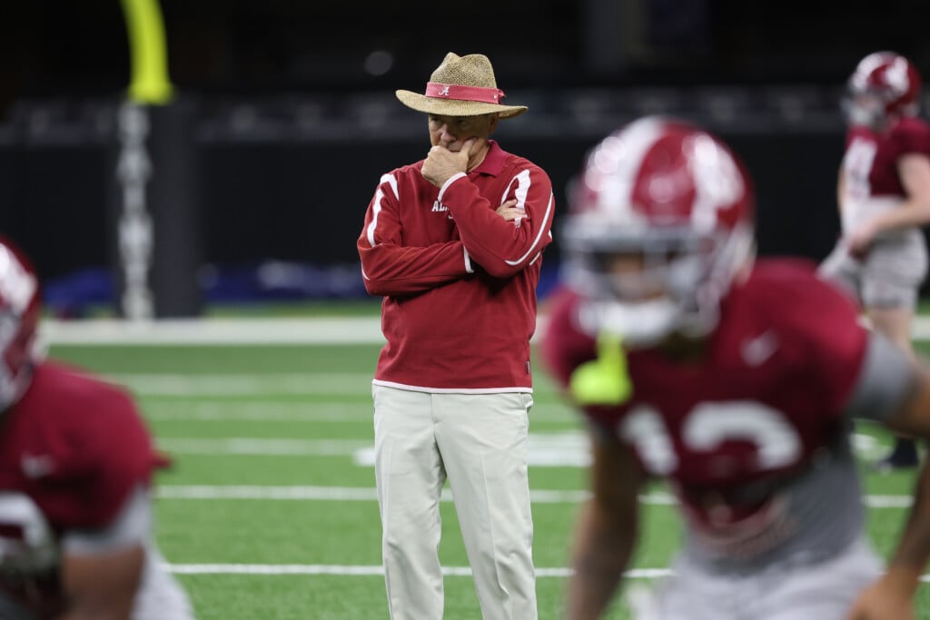 Alabama caps off the regular season with a blowout victory over