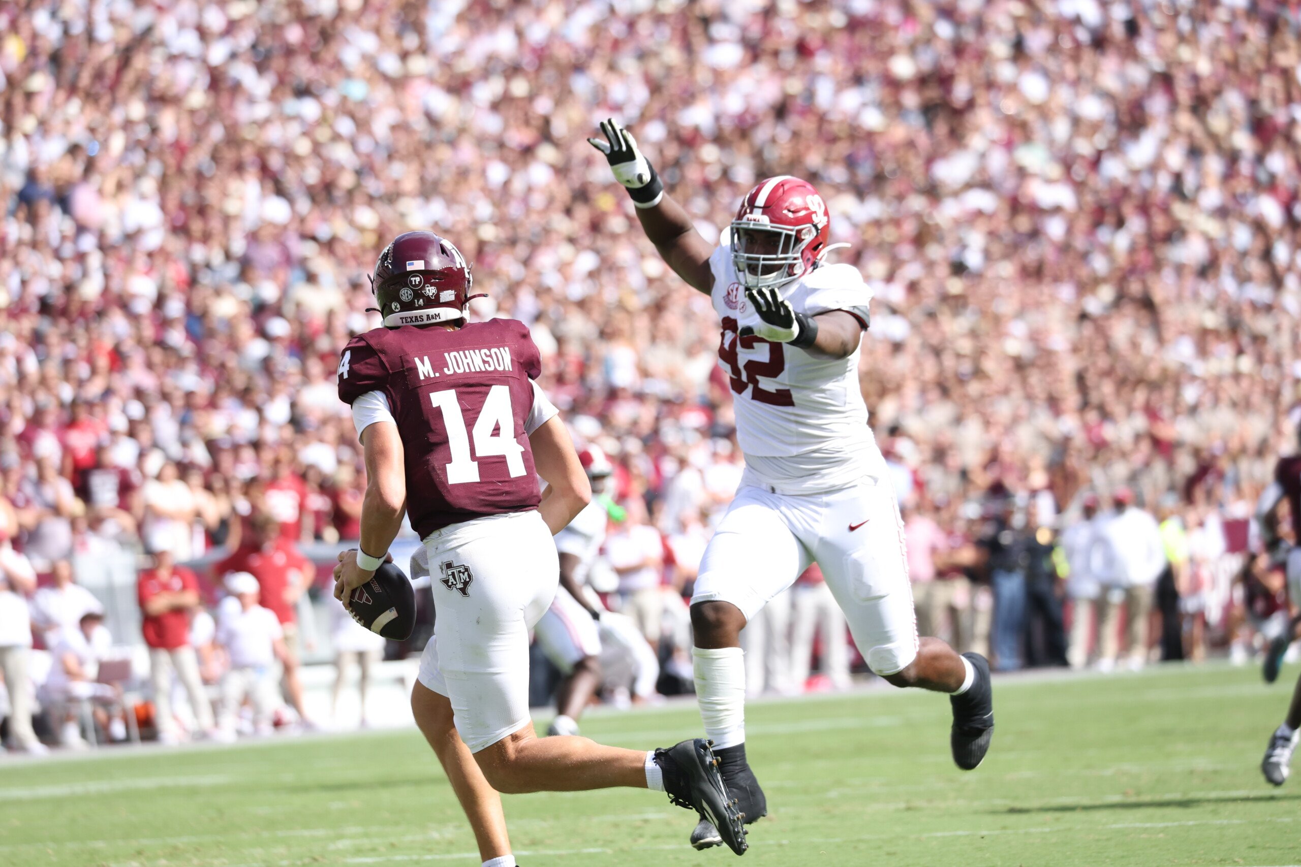 Flawed but still winning, Alabama leads SEC West heading into game with