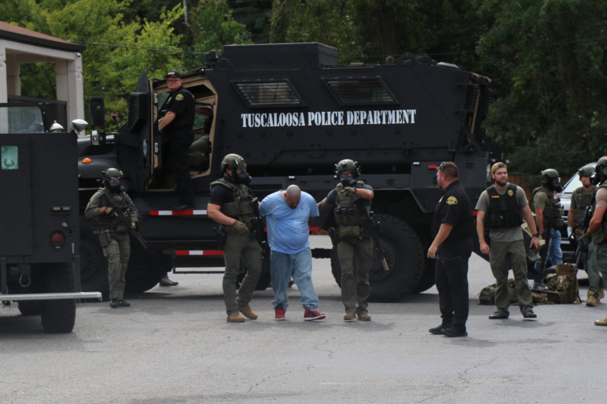 Tuscaloosa Police Assist Us Marshals After Suspect Barricaded Self In Motel Room Wvua 23 