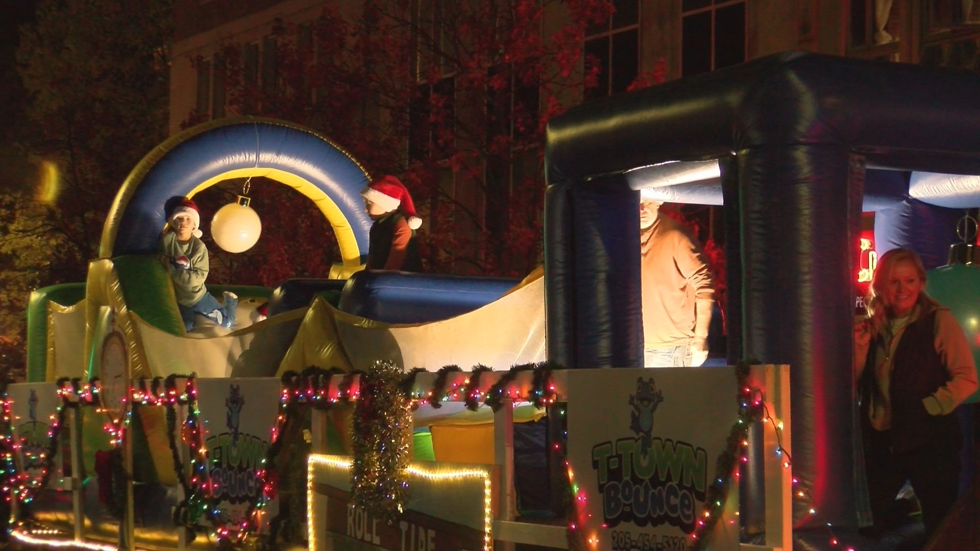 West Alabama Christmas Parade brings in thousands WVUA 23