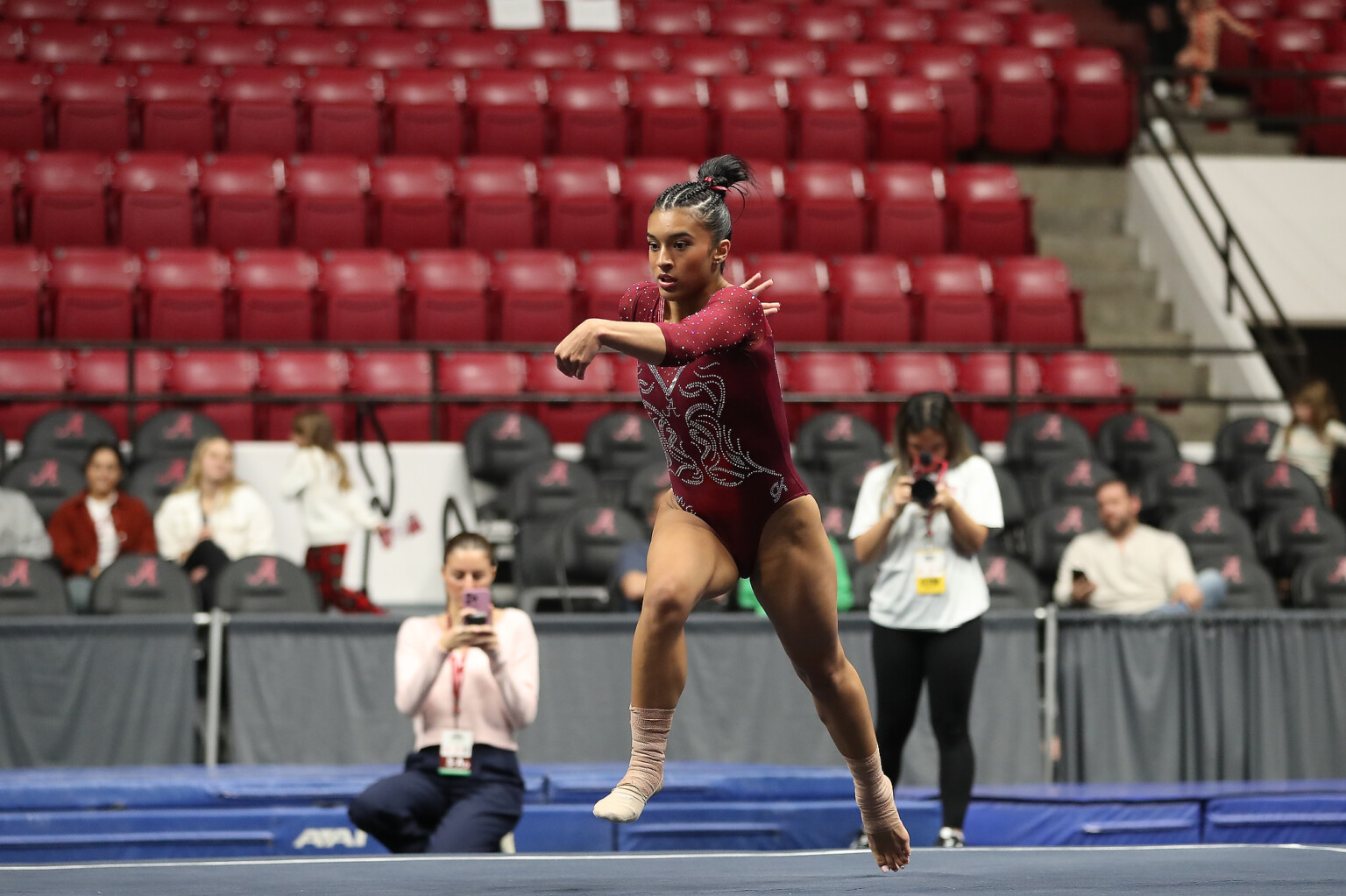 Alabama gymnastics wins in Vegas to start season off strong - WVUA 23