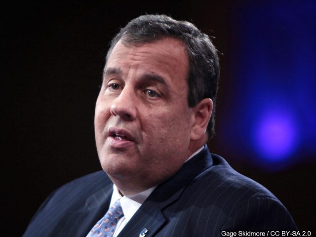 Chris Christie Confronts Chicago Cubs Fan in Video