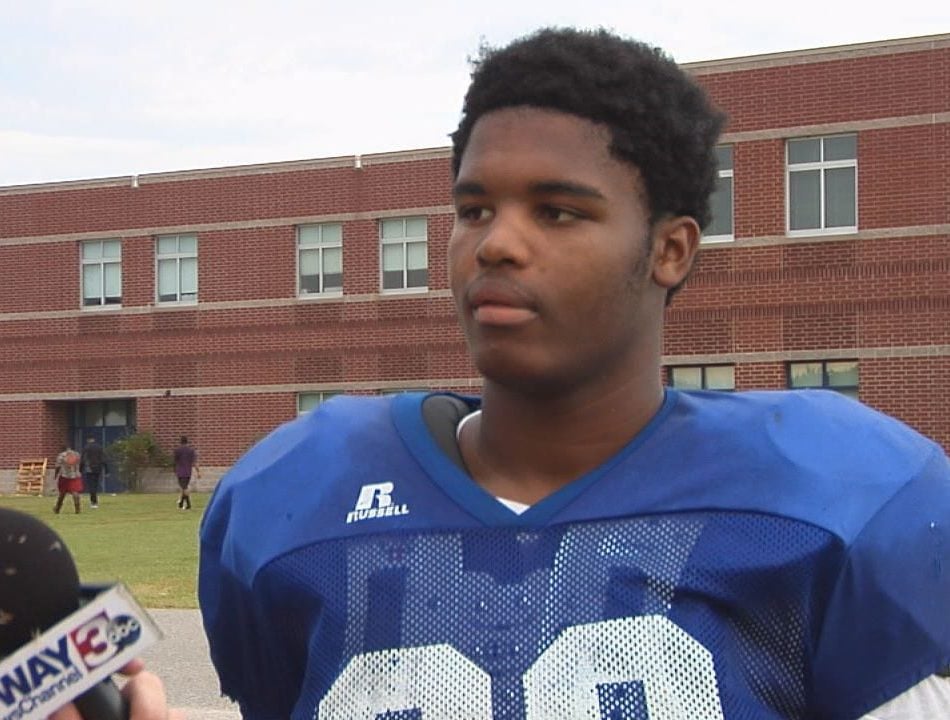 East Bladen's Larrell Murchison unexpectedly signs with NC State