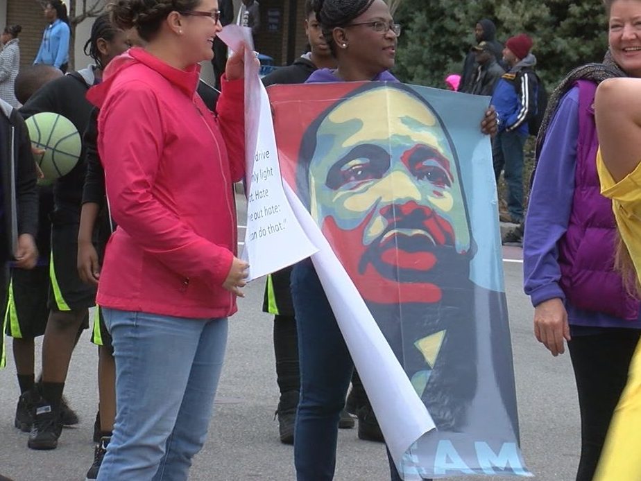 Annual Martin Luther King parade draws thousands WWAYTV3