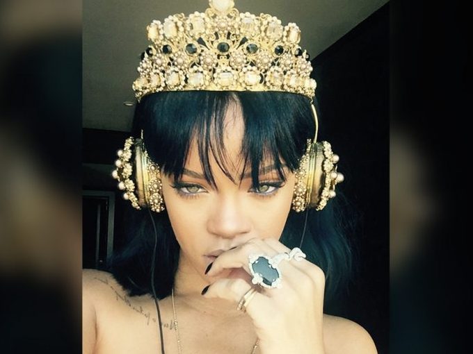 Rihanna promises a 'jam-packed' Super Bowl halftime show - WWAYTV3