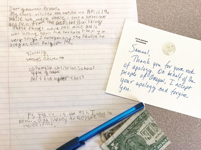 Gov. Kate Brown pardoned fourth-grader Samuel Revenko after he admitted in a hand-written note taking a pen and a hazelnut during a visit to the state capitol. (Photo: Twitter/OregonGovBrown)