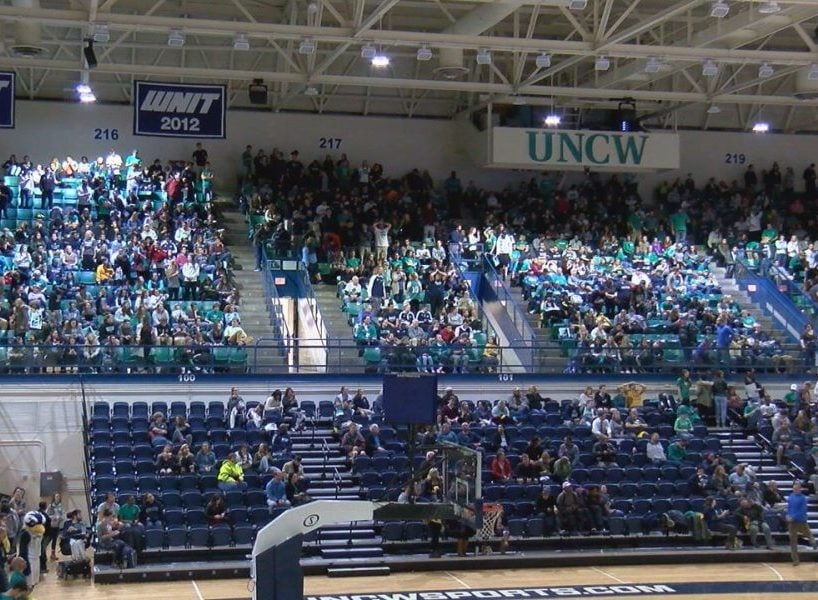 Thousands of fans cheer on UNCW Seahawks at Trask Coliseum WWAYTV3