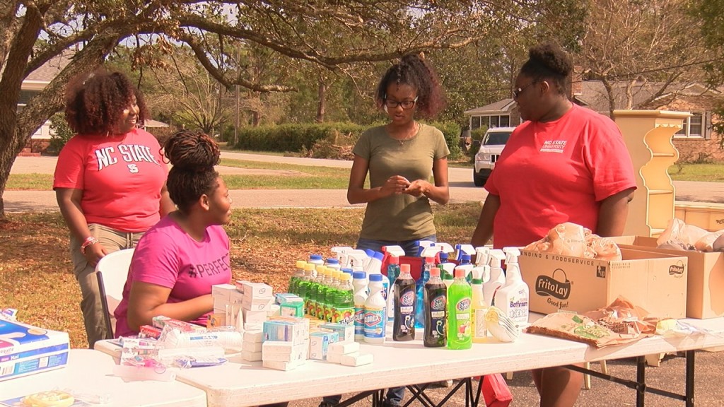 Students from NC State University set up a distribution site in Wilmington. (Photo: Kylie Jones/WWAY)