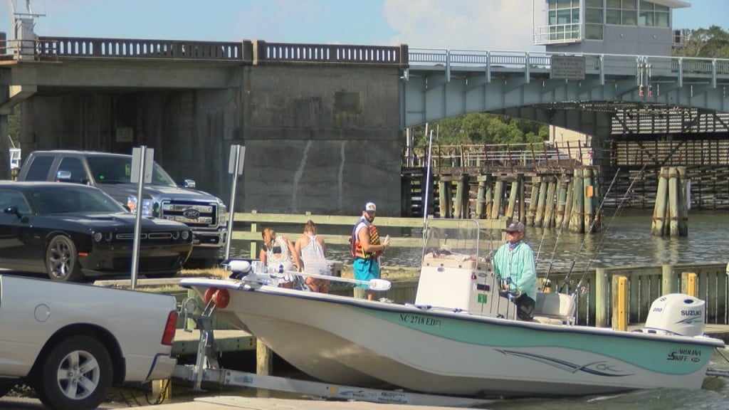 Boaters flood the waters at Wrightsville Beach for Labor day Weekend. (Photo: Kylie Jones/WWAY)
