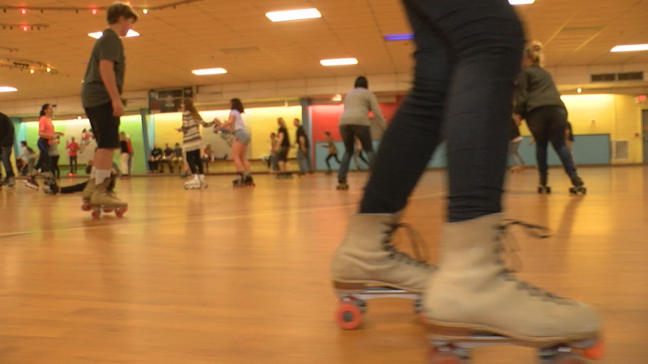 Jelly Beans skating rink officially closes doors, skaters enjoy the