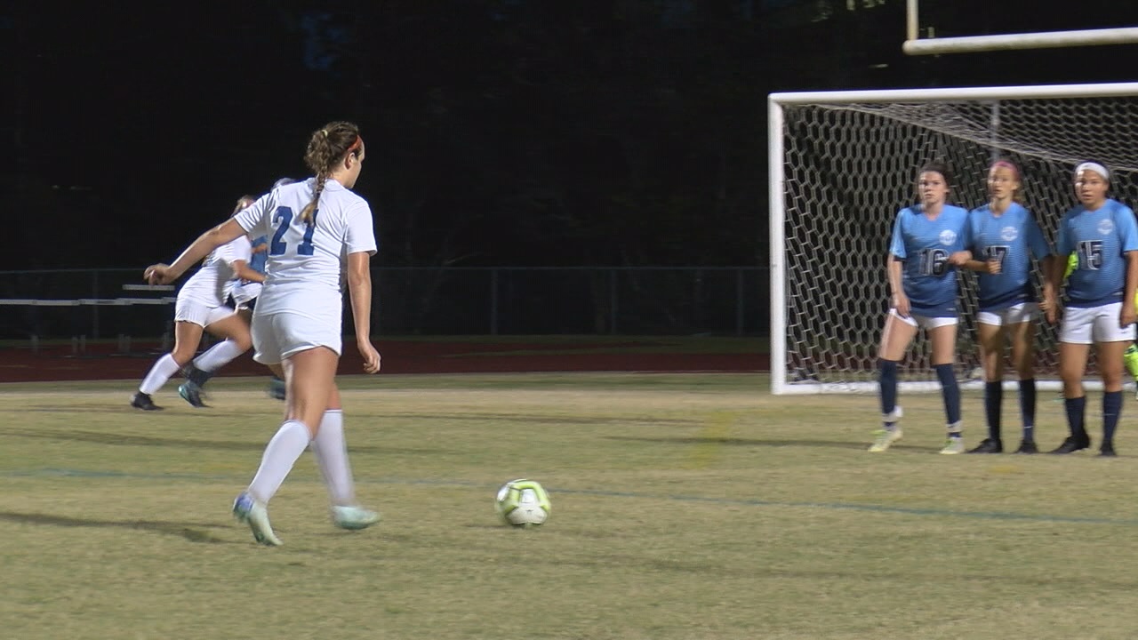 Hoggard girls soccer holds off late Laney run WWAYTV3