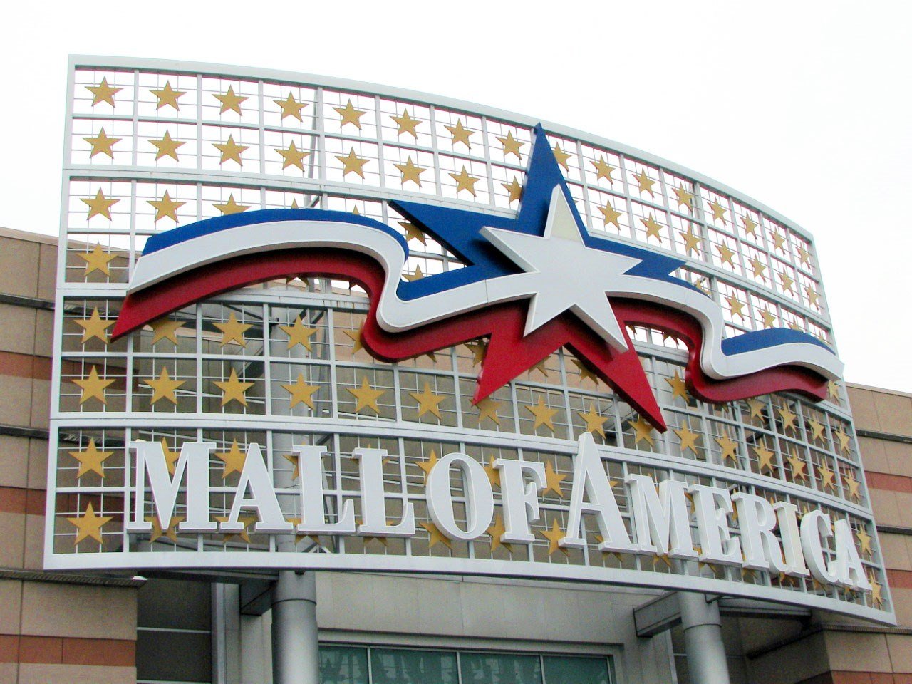 Child hurt, suspect arrested in Mall of America incident WWAYTV3