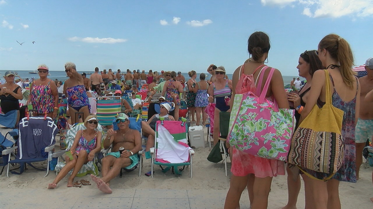 Thousands gather for 34th annual Carolina Beach Music Festival WWAYTV3