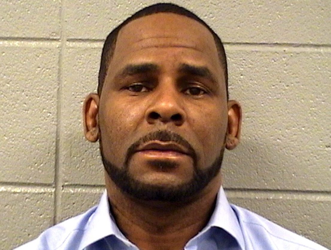 R Kelly Held Without Bond On Sex Crime Charges Wwaytv3
