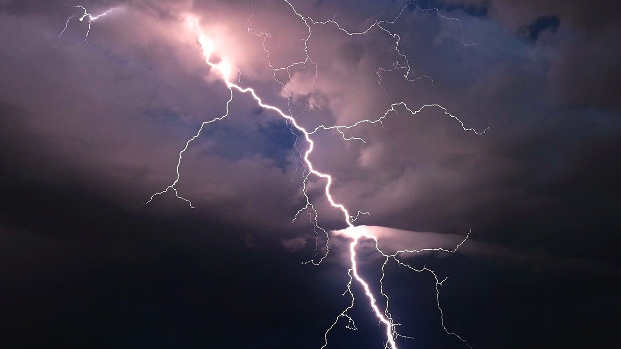 Mother and 2-year-old killed by lightning strike in Florida neighborhood