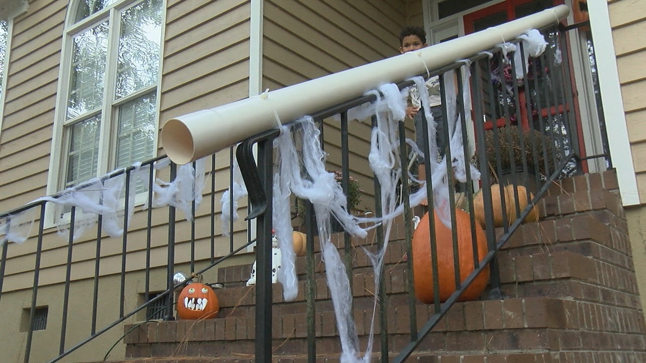 Halloween Candy Chute Ideas 2022 Father Thinks Outside Box Creates Candy Chute For Trick Or Treaters Wwaytv3