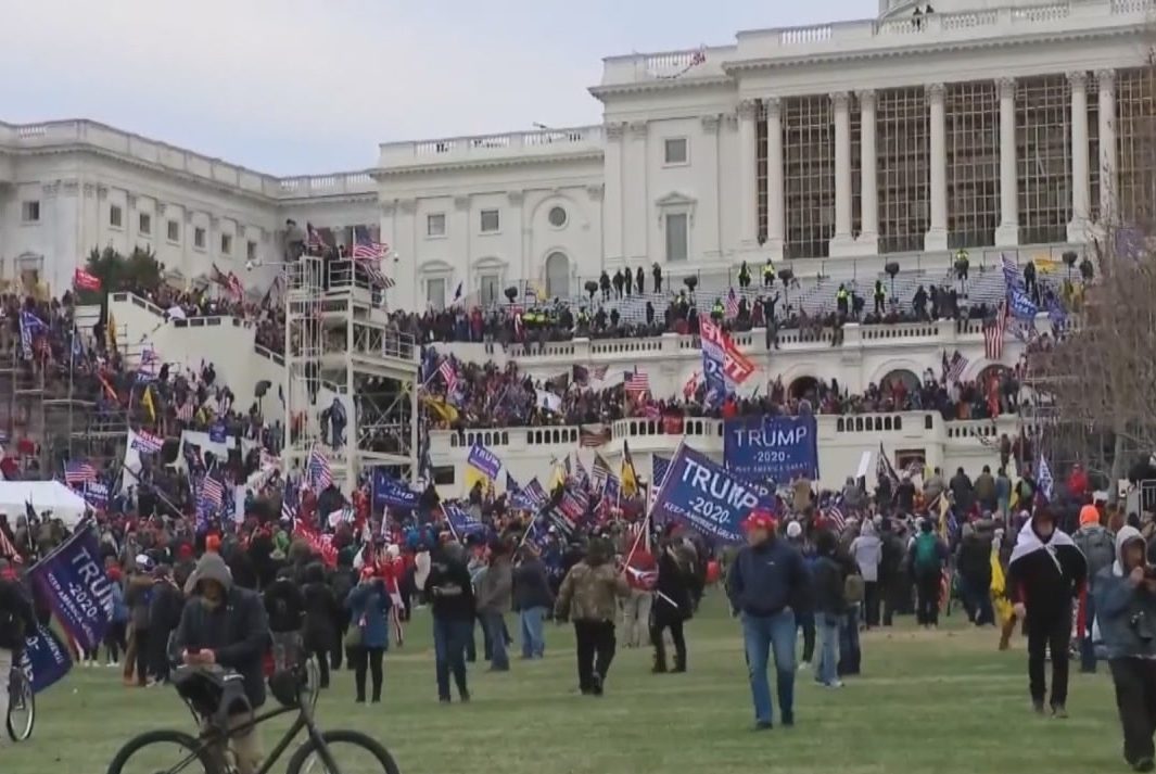 Chair Riots UPDATE: US Capitol Police officer on life support dies after suffering ...