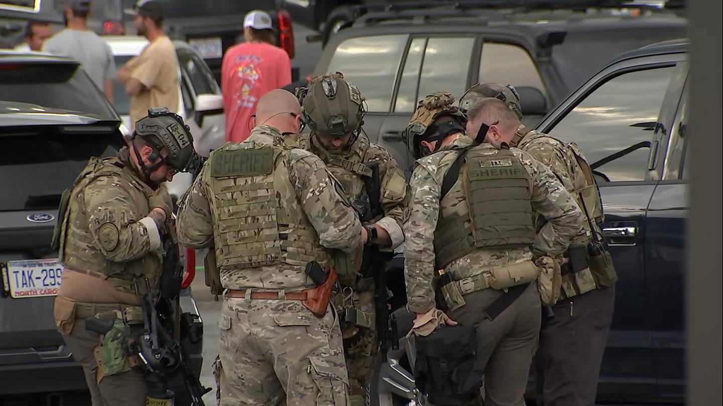 2 deputies among 5 dead after 13-hour standoff in western NC - WWAYTV3