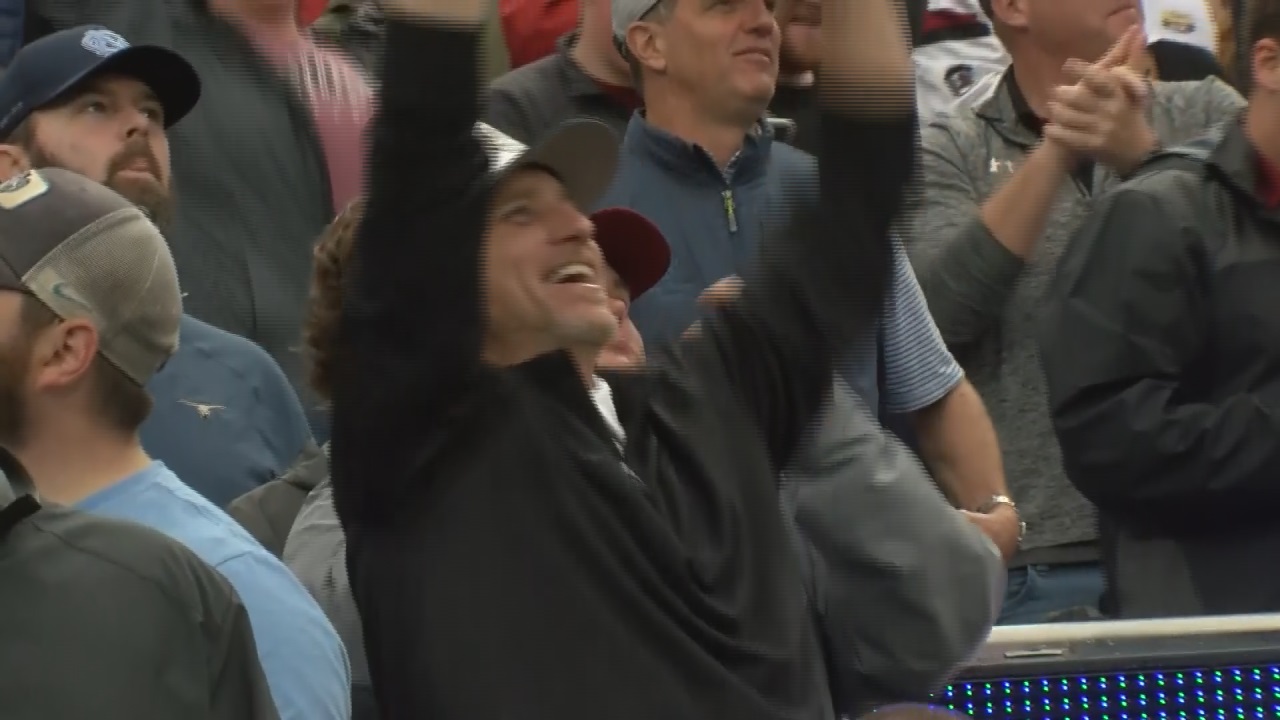 Beamer gets mayonnaise bath as South Carolina wins Mayo Bowl WWAYTV3