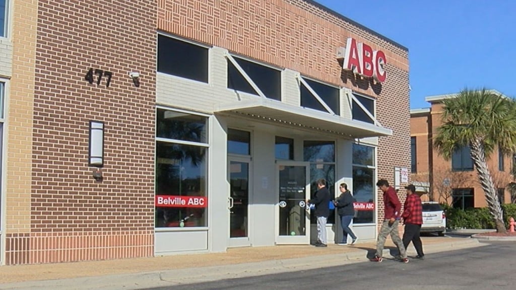 Many People Make Last Minute Purchases At Abc Store On Christmas Eve
