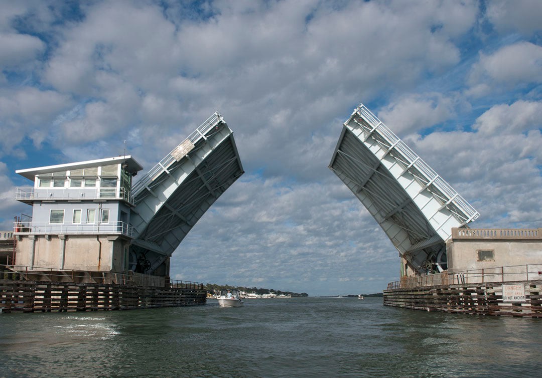 UPDATE: Wrightsville Beach drawbridge repaired, traffic moving once ...