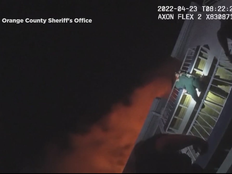CAUGHT ON CAMERA: Orlando toddler rescued from apartment fire - WWAYTV3