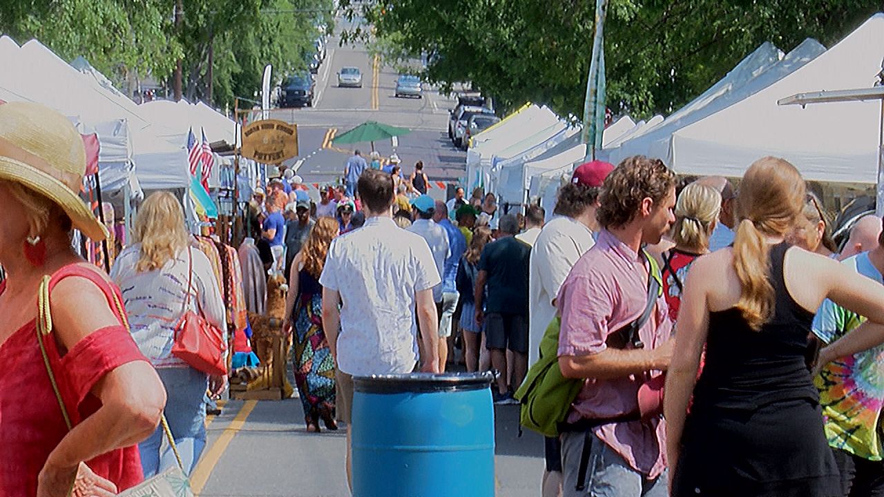 Large crowd attends 26th annual Orange Street Artsfest in downtown