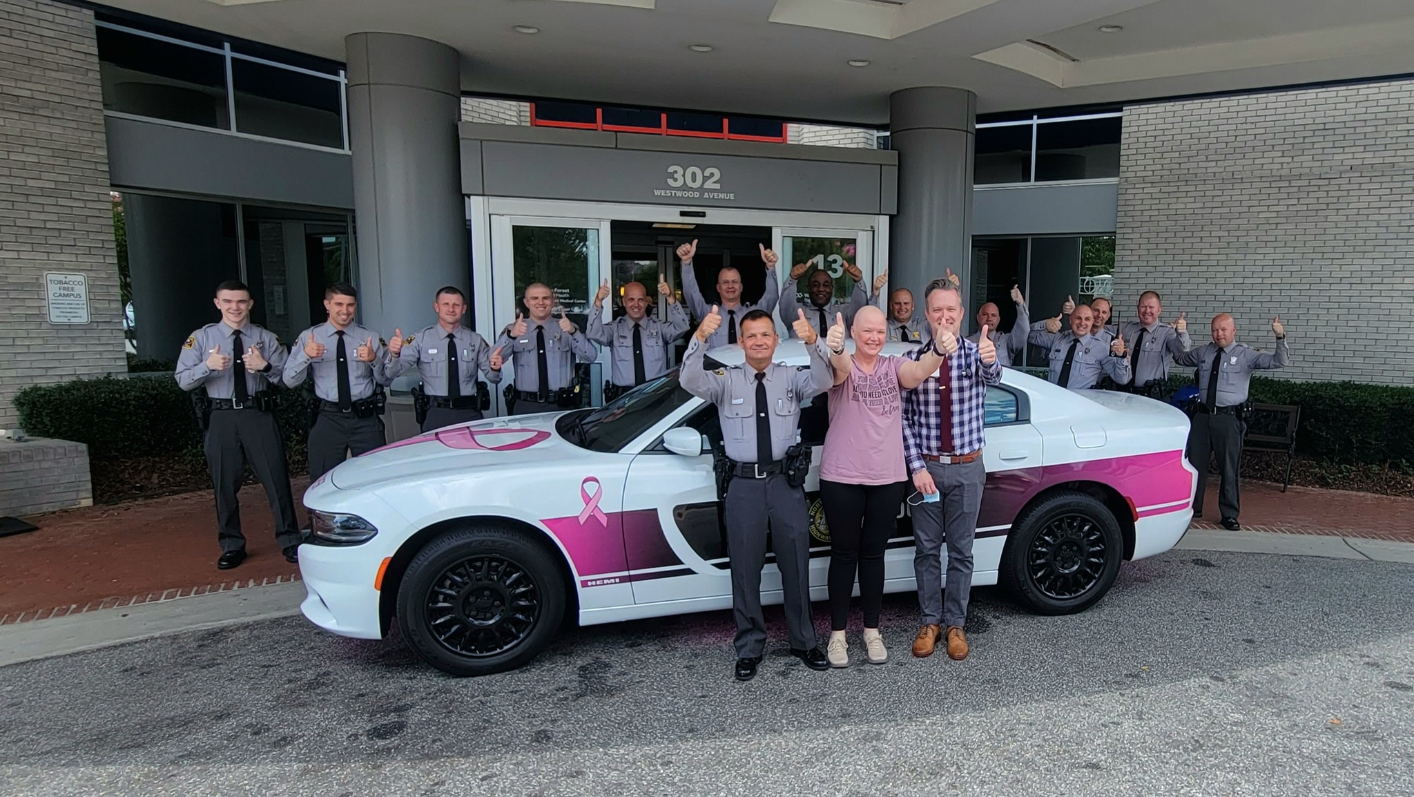 North Carolina State Highway Patrol comes together to celebrate woman’s final chemotherapy session – WWAYTV3