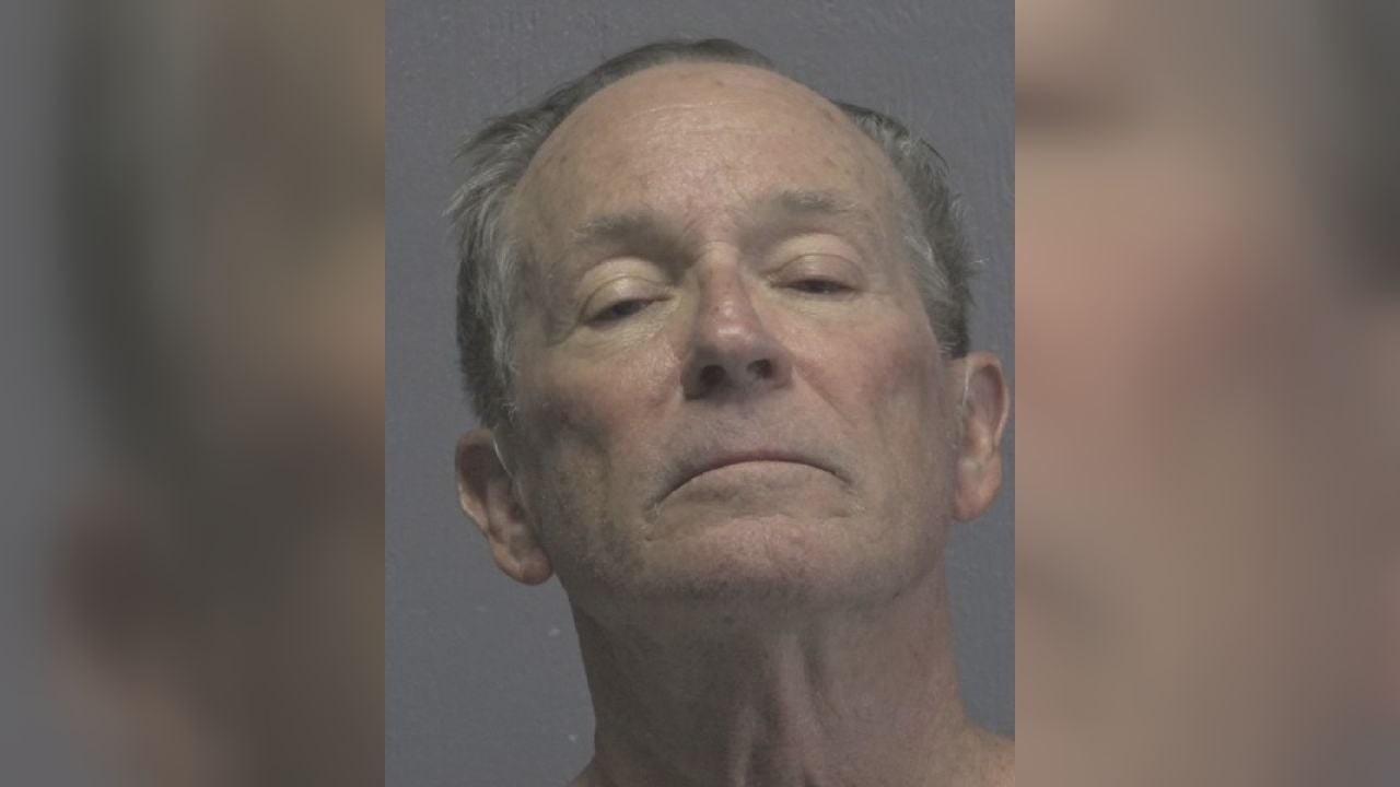 Burglary suspect accused of pointing gun at Wilmington police officer ...