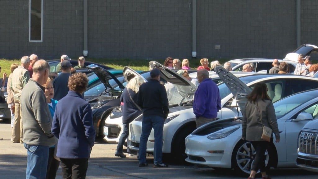 Brunswick Electric Hosts Electric Vehicle Exploration Day