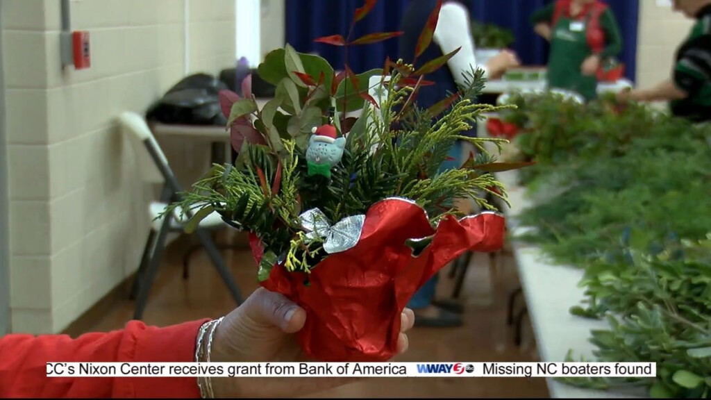 Pender County Group Make Christmas Arrangements For Holidays