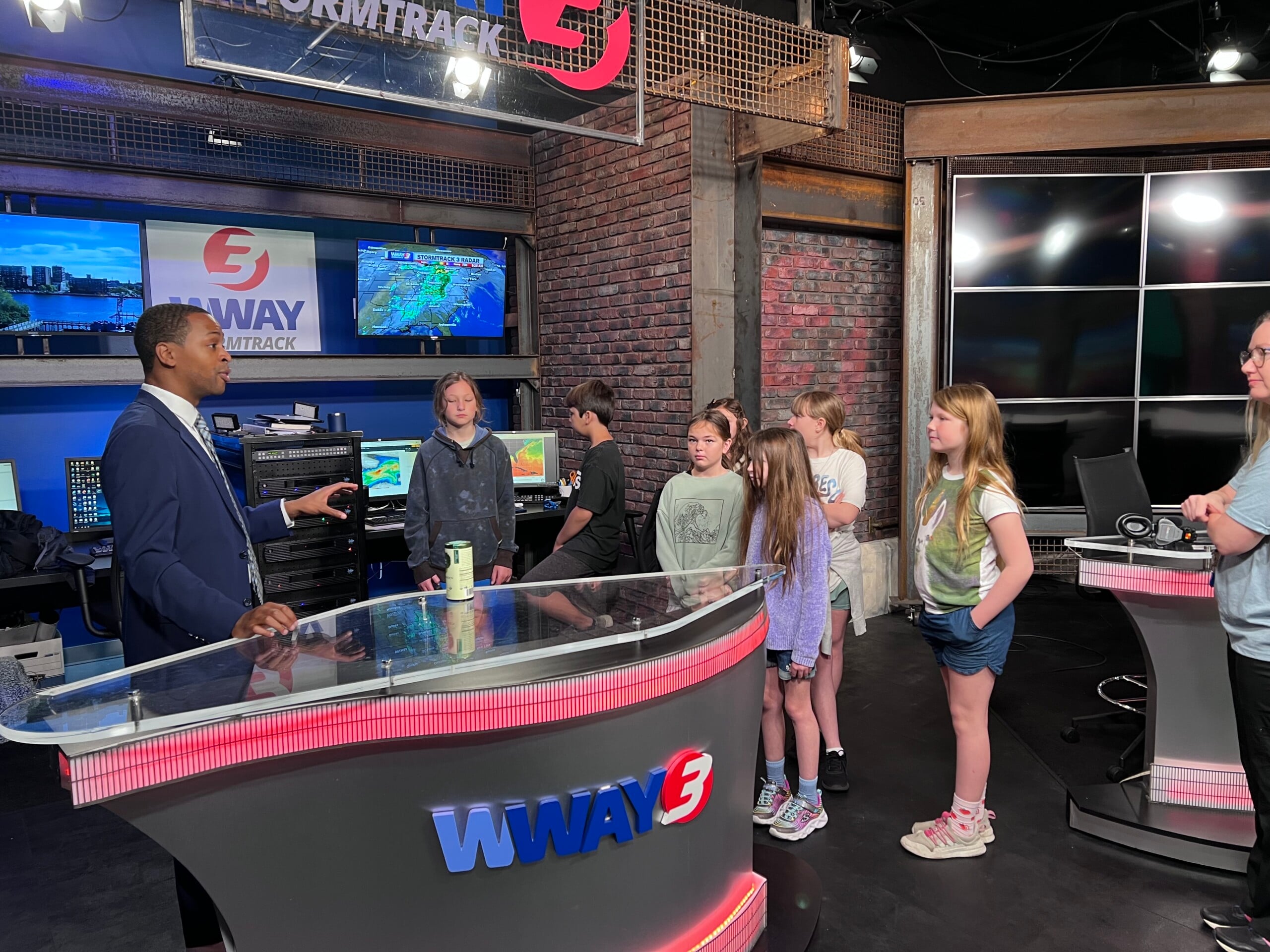 Wway Reporters Students enjoy tour of WWAY from Meteorologist Ramel Carpenter - WWAYTV3