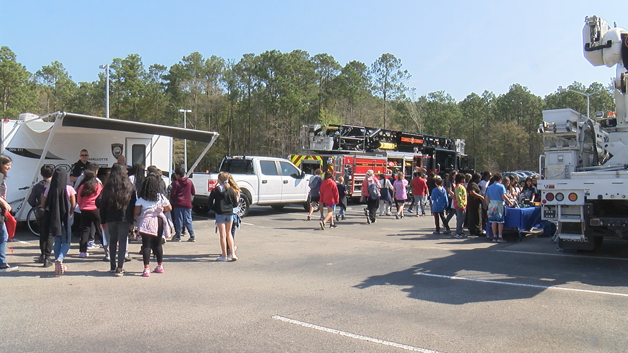 Students learn about 'Careers on Wheels' WWAYTV3