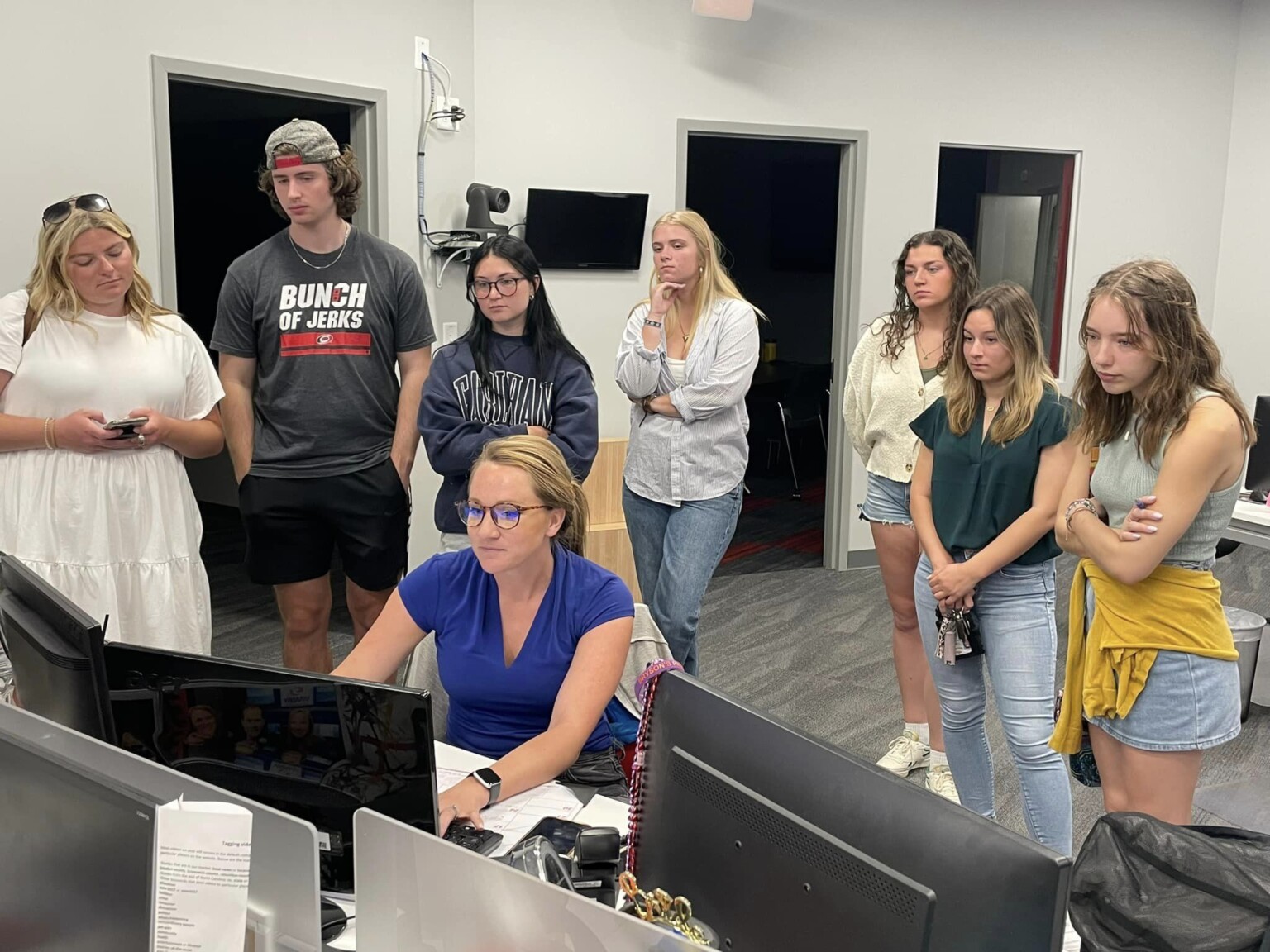Jeff Rivenbark UNCW journalism students receive tour of WWAY - WWAYTV3