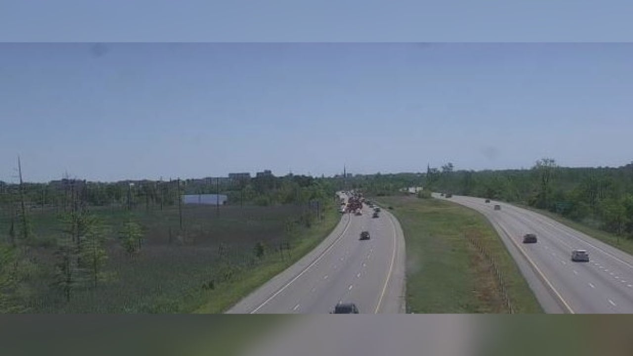 Lanes reopen following vehicle fire on Highway 17 South near Cape Fear ...
