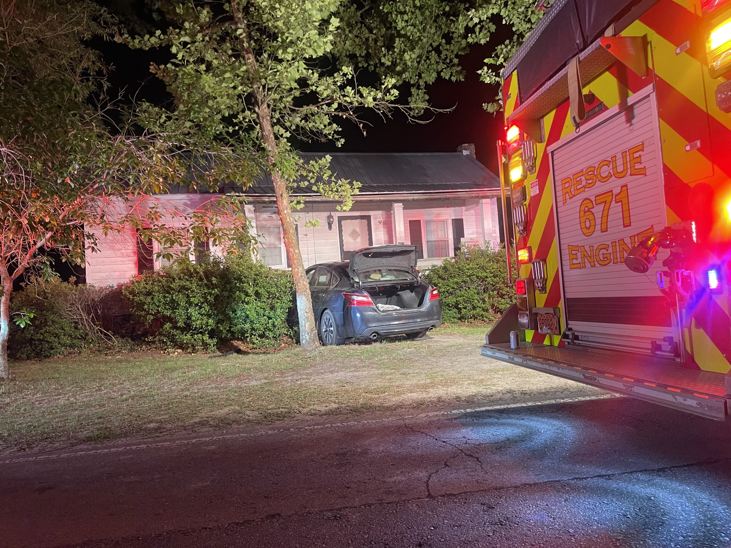 Car crashes into home in Winnabow WWAYTV3