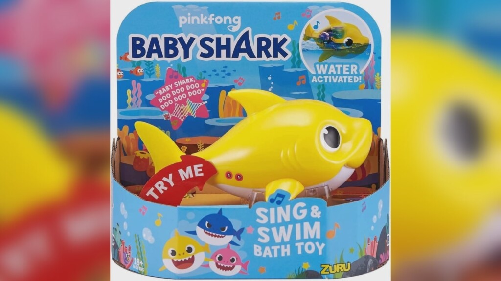 Shark themed hot sale toys