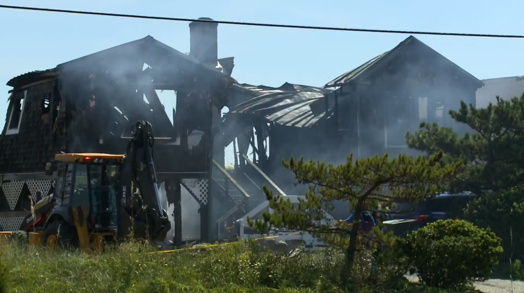House fire kills 1 teenager and 2 adults in Outer Banks - WWAYTV3