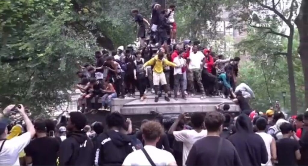 Union Square NYC giveaway riot