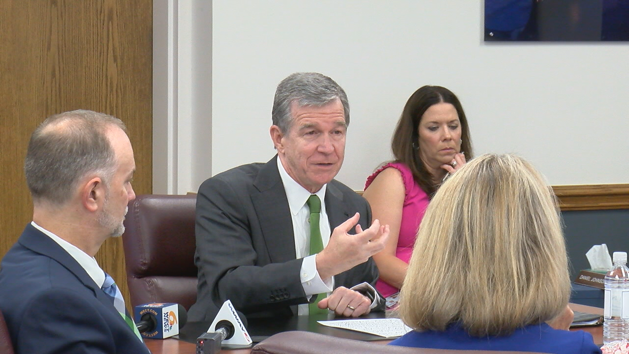 Govenor Roy Cooper stops in Wilmington to speak with North Carolina ...