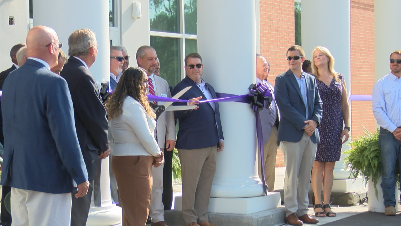 Tabor City School holds ribbon cutting in Columbus County WWAYTV3