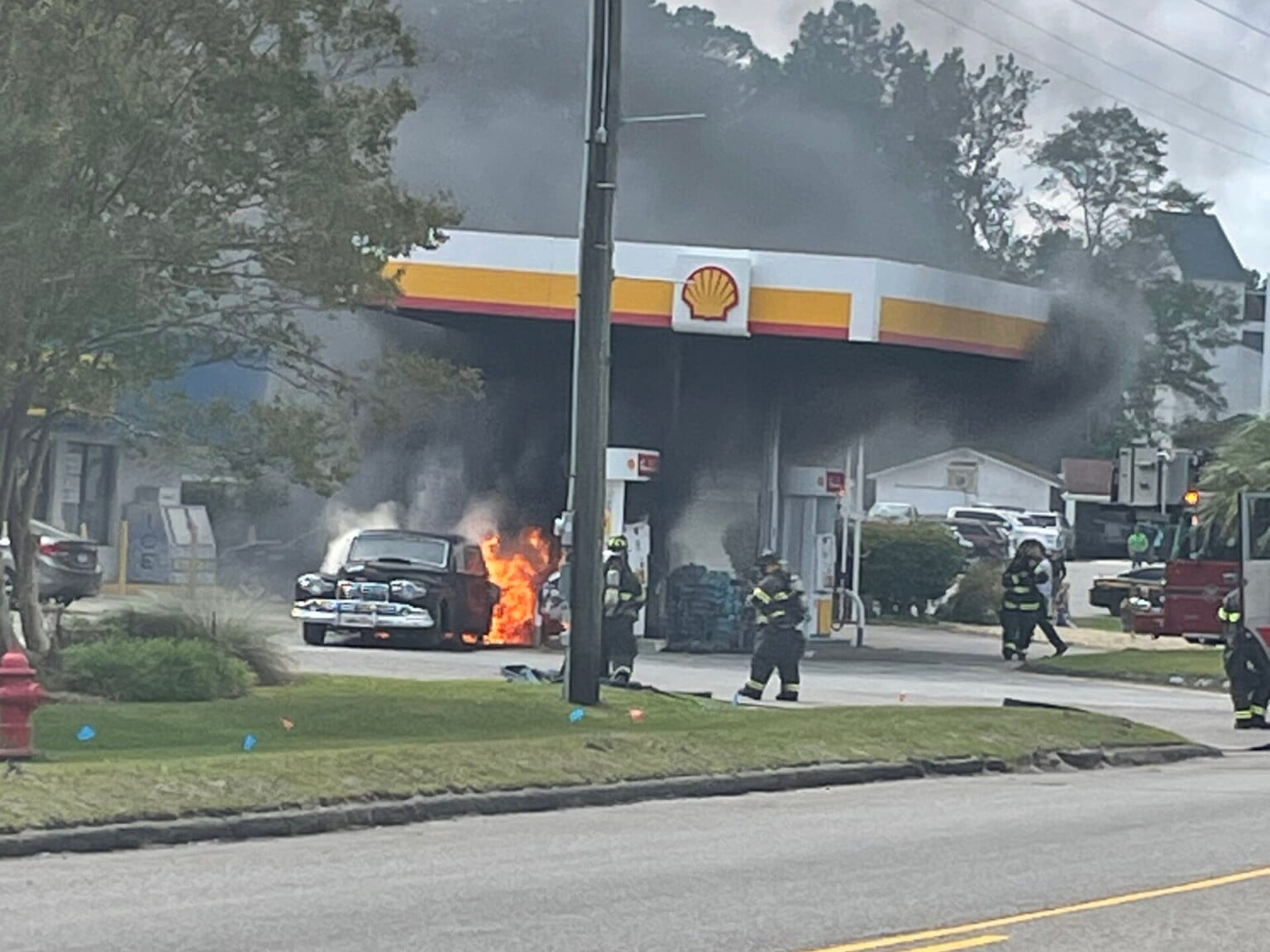 Fire at gas station closes Main Street in Shallotte - WWAYTV3
