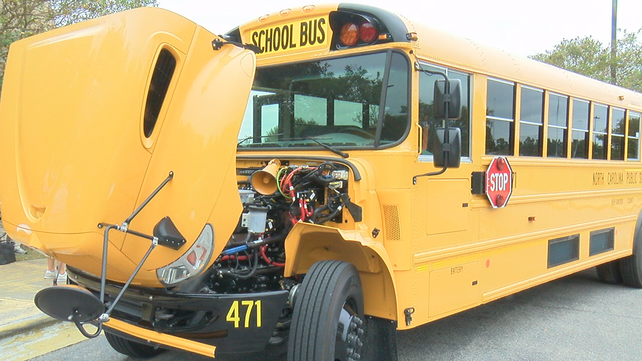 New Hanover County Schools unveils first all-electric school bus - WWAYTV3