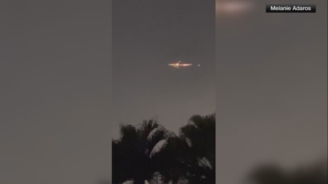 CAUGHT ON CAMERA: Flames seen on plane's wing mid-air near Miami - WWAYTV3