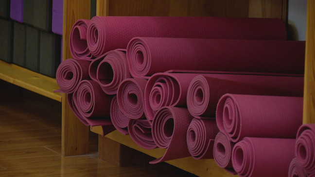 Program promotes healing for refugees through yoga & integration.