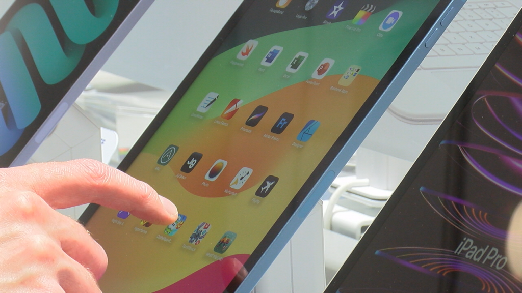 Friday marks Global Day of Unplugging, encouraging people worldwide to disconnect from their electronic devices and dedicate time to activities they love. (Photo:Nate Mauldin/WWAY News)