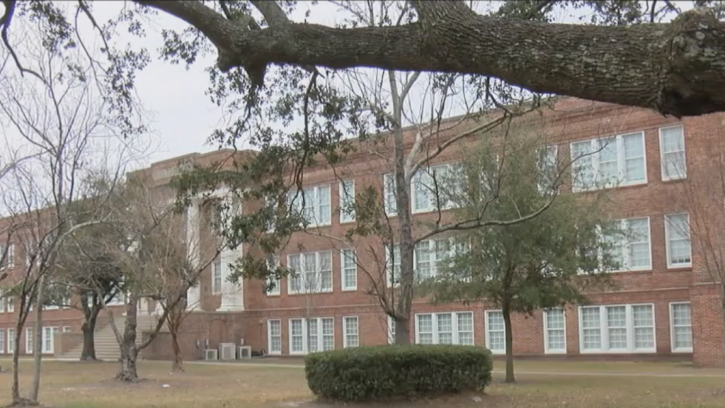 Outside of Williston Middle School. (Photo: WWAY)